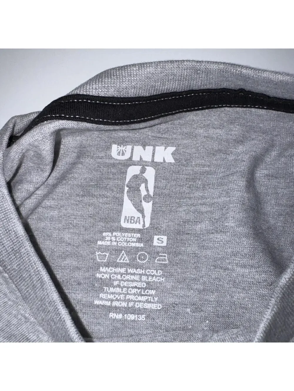 NBA Dallas Mavericks Embossed T-shirt Men Size Small Gray Heather Basketball NWT - Picture 6 of 7